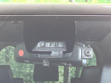 【トヨタセーフティセンス】走行中に前方の車両等を認識し、衝突しそうな時は警報とブレーキで衝突回避と被害軽減をアシスト。より安全にドライブをお楽しみいただけます。