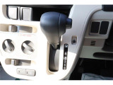 シフト操作がしやすく快適なドライブをお楽しみいただけます。