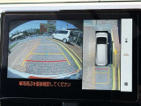駐車が苦手な方も安心もパノラミックビューモニター、ガイドライン付きです。