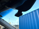 【ドライブレコーダー】ドライブレコーダー装備!走行中はもちろん、あおり運転や事故に遭遇した際、映像で記録し、万一のリスクに備えます。※記録用SDカードはお客様ご自身でご準備いただく必要があります。