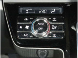 車内の温度を快適に保つ【オートエアコン】です。