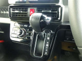 インパネシフトで、操作性・視認性もバッチリです。