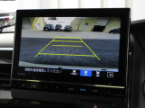 バックをするとき自動でリアの様子が映る『リアカメラ』付き!画面で確認しながらバックができますから安心ですね。でも、目視も大切ですよ!安全第一でお願いします!