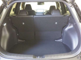 ラゲッジスペースです。リアシートは4:6分割可倒式です。倒せば大きな荷物も積めます。