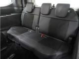 ◆ご家族とスキーやキャンプ、または年に1回、親孝行の温泉旅行。そんな時にとても役に立つ広々3列目シート。普段は畳んでおいて荷物スペースにしても良いですね!