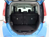 開口部の広いラゲージスペースは、ゴルフバックなどの荷物もラクラク積み込めます。