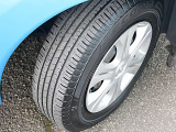 純正のホイールカバーが付いています。タイヤの残り溝は御来店時に御確認下さい。