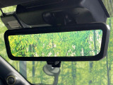 【デジタルインナーミラー】後席の大きな荷物や同乗者で後方が確認しづらい時でも安心!カメラが撮影した車両後方の映像をルームミラー内に表示。クリアな視界で状況の確認が可能です!