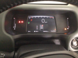 メータは先進的なデジタルメーターを採用!ゆっくりと数字が動くのでとても見やすく表示されます!平均燃費なども表示、エコな運転の手助けをしてくれます!