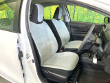 運転席シート廻りは使用感も少なく、良好な状態となっています。前オーナー様が丁寧に使っていたことがよくわかりますね。