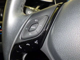 ステアリングスイッチ装備!運転しながら手元でオーディオの操作などができます。
