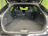 普段のお買い物や通勤、送迎等に十分な荷室スペースを確保しております。セカンドシートを倒すと、大きな荷物の積載も可能です♪