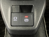 【電動パーキングブレーキ+オートブレーキホールド機能】 指先だけで簡単に操作が可能なパーキングブレーキ、スイッチを押すとブレーキペダルから足を離してもブレーキを保持できるオートブレーキホールド搭載。