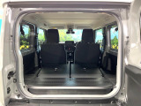 後席を格納すると、これだけの広さが!シーンに合わせたシートアレンジで、大きな荷物も積むことが出来ます♪