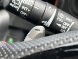 【パドルシフト(AT車)】MT車と同じように好きなギアで走ることができます!ステアリングから手を離さずに指先だけでシフト操作ができ、よりスポーティな走りをお楽しみいただけます。