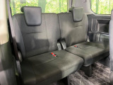 3列目シートはもちろん状態良好☆大人でもゆったりと座って頂けますので、大人数でのお出かけもラクラクです♪ご家族で、気の知れた仲間で、ドライブに行くのが楽しみですね♪