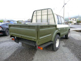 ランドクルーザー60をベースにしたピックアップトラックになります!走行距離8000Km!グリーンとホワイトのツートンカラーでオシャレに決まってます!エンジン・ミッション等機関良好です!