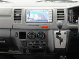 操作しやすいナビスイッチ&エアコンパネル&シフトレバー♪