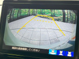 【バックカメラ】駐車時に後方がリアルタイム映像で確認できます。大型商業施設や立体駐車場での駐車時や、夜間のバック時に大活躍!運転スキルに関わらず、今や必須となった装備のひとつです!