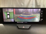 狭い場所での駐車やすれ違いなどでより的確な運転操作に役立つ360&deg;ビューモニターが装備されています。