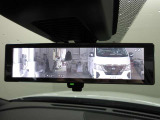 スマートルームミラー付きで後部座席に乗車してても後方がしっかり見れます
