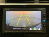 バックでの車庫入れも安心です! リアカメラが付いているバックモニター付のナビを装備しております。操作線もついており距離感も画面から確認できます。
