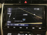 純正ナビを装備。タッチパネル式で使いやすく、お出かけもラクラクです。