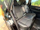 後部座席も気になるようなキズ・汚れやへたり等、大きなダメージはなく、良好な状態です。