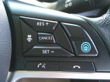 ハンドル右側 プロパイロットの操作スイッチ。高速道路での単調な渋滞走行や、長時間の巡航走行のイライラやストレスが減るので、ロングドライブがこれまで以上に楽しみになります♪