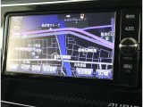 純正ナビを装備。タッチパネル式で使いやすく、お出かけもラクラクです。