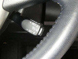 【レーダークルーズコントロール】(全車速追従機能付)付きです。車速に応じて追従支援してくれるので、ロングドライブも快適です。詳細は販売店スタッフまでおたずねください。