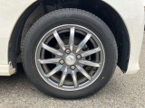 ホイールは4本ともガリ傷少なく綺麗です。