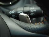 ◆パドルシフト装備◆オートマチック車でもミッション車のようなフィーリングを楽しめます。エンジンブレーキを使いたい時に役立ちます。