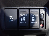 運転席からもスライドドアをボタン操作でスピーディーに開閉できます!またスマートキーでも操作できるので便利です。