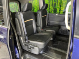 後部座席も気になるようなキズ・汚れやへたり等、大きなダメージはなく、良好な状態です。