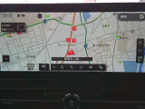 純正のメモリーナビを装備。