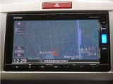 バックカメラ搭載です!車庫入れが苦手な人はもちろん、車両感覚に自信がある人にもお勧めです!見えない箇所が見えるようになるので、低い障害物や隠れてしまっている子供の存在等にも気付く事が出来ます。
