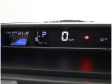 とっても見やすいメーターです。夜間時はラグジュアリーな気分にさせてくれる照明が魅力ですので、夜のドライブも楽しみになりますよ♪