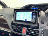 ナビゲーション付です。 ナビがあると便利、ラクラク何処でもいけます。 ナビが有るのと無いのとでは大きな違いですね。