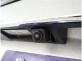 バックカメラが付いているので後方確認が非常にしやすいです。今や運転初心者も熟練者も必須装備!ついていて損はないですね♪