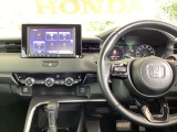 ホンダ純正メモリーナビ搭載なので、遠方へのドライブもお任せ下さい!ステアリング左手側にオーディオ関連のコントロールスイッチを配置しています。操作時は視線を逸らすことなく運転に集中できます