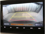 バックガイドモニターで、後方を確認しながら安心して駐車することができます。運転初心者も熟練者も必須の機能ですよ!