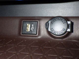 シガーソケット用の充電器が使用可能です!
