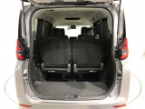 ワゴンならではの広々としたラゲージスペースを備えています。ライフスタイルに合わせていろいろな物を積み込めます!