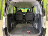 普段のお買い物や通勤、送迎等に十分な荷室スペースを確保しております。セカンドシートを倒すと、大きな荷物の積載も可能です♪