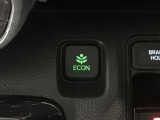 ★ECONスイッチ★ エコドライブを加速しよう!スイッチをONにすると、運転の仕方によるロスを抑え込み燃費をよくするようクルマが頑張ります(*^ー^*)燃費向上にチャレンジ♪