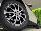 【17インチアルミホイール】外観にマッチしたアルミホイールを装着しております。各種アルミホイールや、スタッドレスタイヤも取扱いしております。是非ご相談ください♪