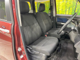 運転席シート廻りは使用感も少なく、良好な状態となっています。前オーナー様が丁寧に使っていたことがよくわかりますね。