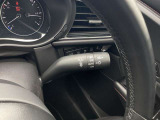 ALH機能付きLEDヘッドライト。対向車にまぶしい思いをさせずに自分は明るい視界を確保できます。