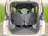 普段のお買い物や通勤、送迎等に十分な荷室スペースを確保しております。セカンドシートを倒すと、大きな荷物の積載も可能です♪